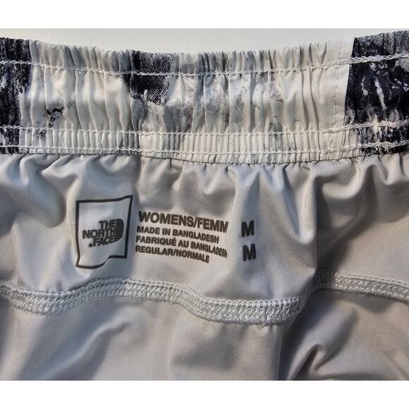 The North Face size medium M womens brief lined marbled back zip running shorts_ - Picture 5 of 9